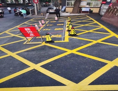 咸宁咸宁厂区划线，园区停车场划线，车库标识标线